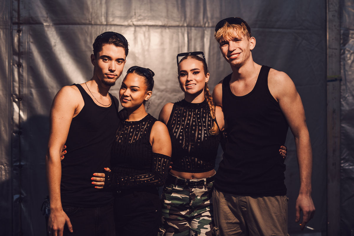 Loading... just a sec